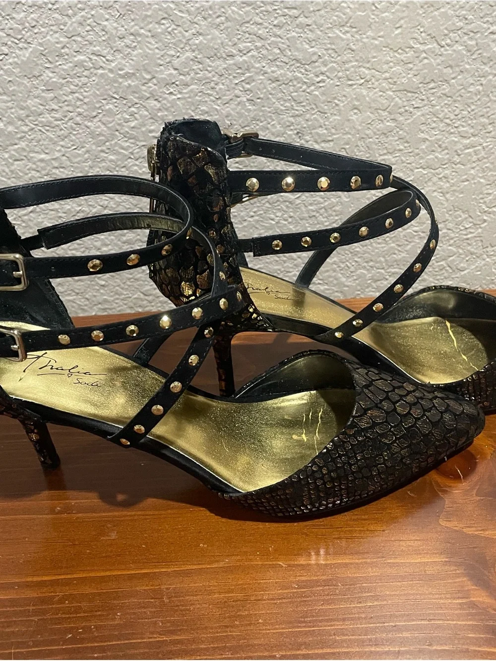 Thalia Sodi Black Textured Pointed-Toe Strappy Heels with Gold Insole